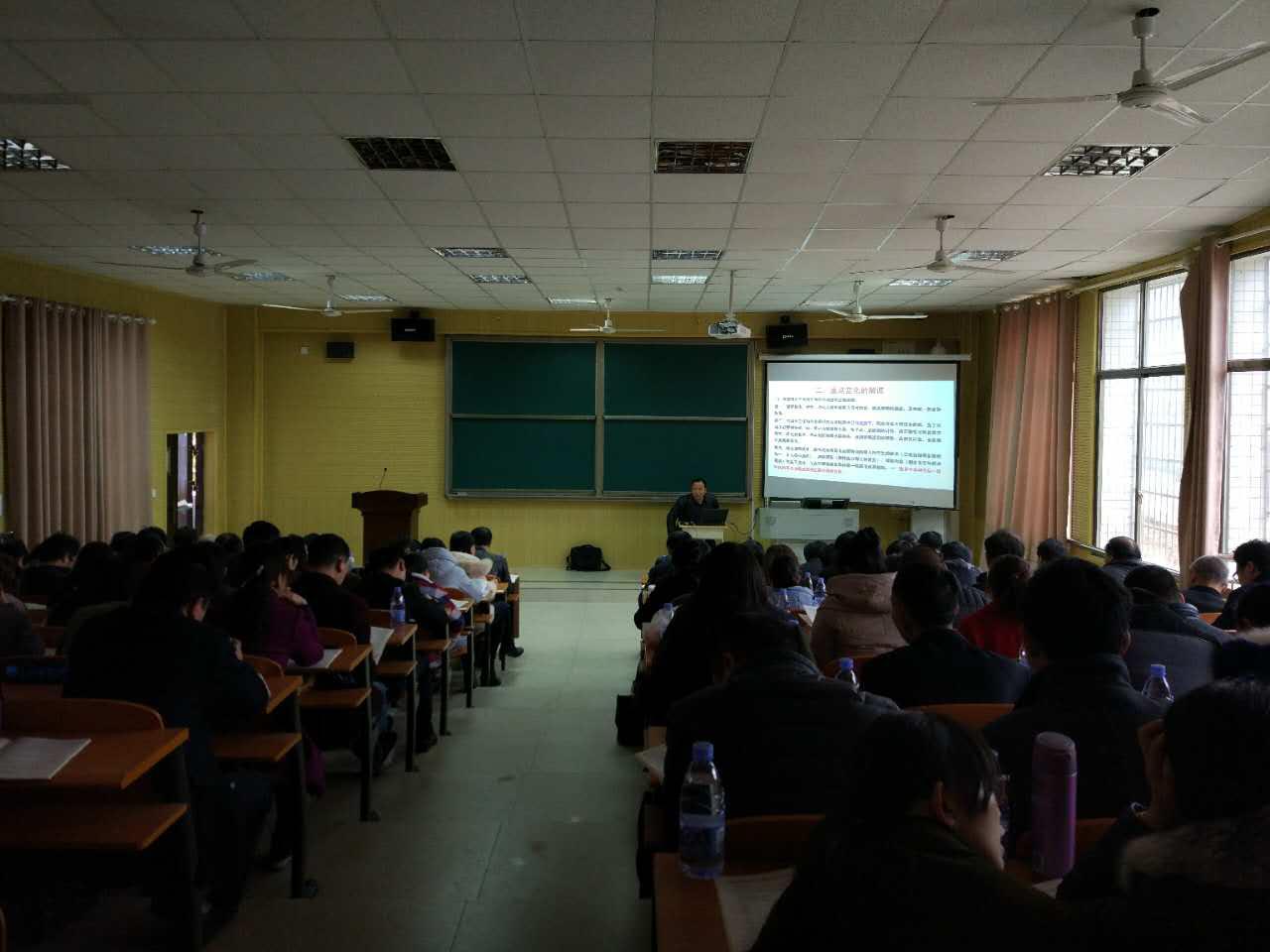 化學(xué)學(xué)科會(huì)場